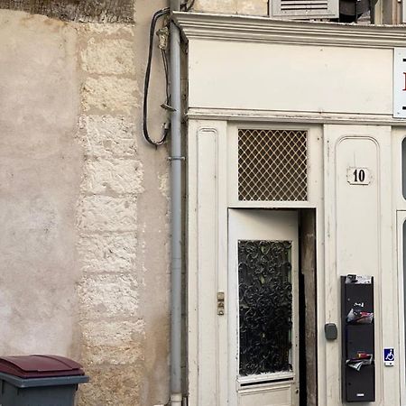 Le Pilori - Centre Historique, En Face Du Musee Du Pilori, A 2Mn A Pied De L'Hyper Centre Et Proche Toutes Commodites, Wifi-Netflix Ньор Экстерьер фото