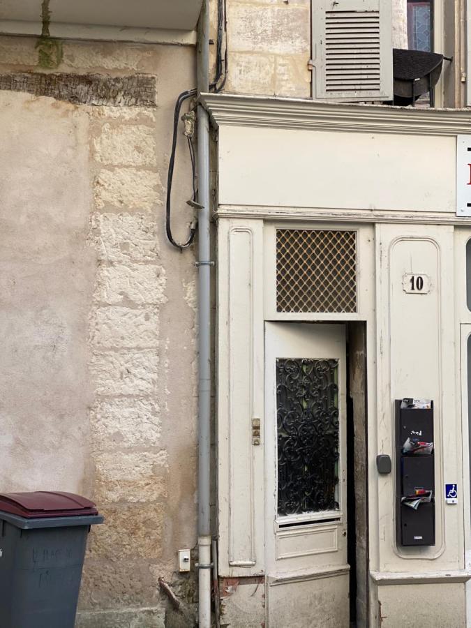 Le Pilori - Centre Historique, En Face Du Musee Du Pilori, A 2Mn A Pied De L'Hyper Centre Et Proche Toutes Commodites, Wifi-Netflix Ньор Экстерьер фото